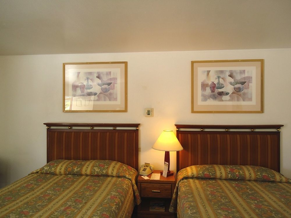 Maple Inn And Suites Los Banos Exterior photo